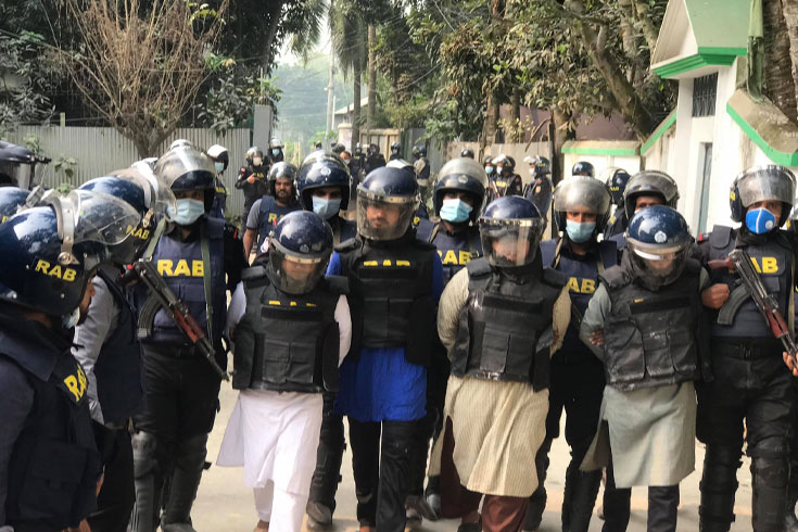 সিরাজগঞ্জ-আস্তানার-চার-জঙ্গির-আত্মসমর্পণ