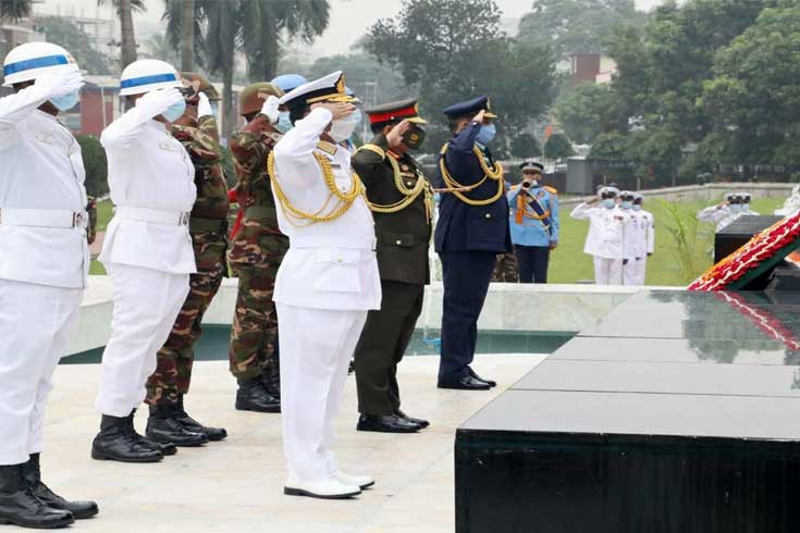 প্রধানমন্ত্রীর-সঙ্গে-তিন-বাহিনী-প্রধানের-সাক্ষাৎ