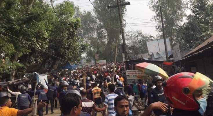 বেলকুচি-আ-লীগে-সংঘর্ষ-পুলিশের-কাঁদানে-গ্যাস