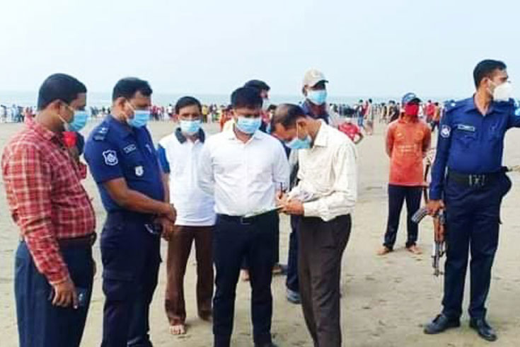 মাস্ক না পরায় সাগর তীরে ৪২ জনের জরিমানা