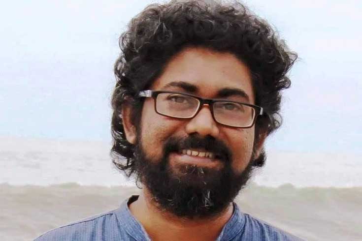 মায়ের-কবরের-পাশে-শেষ-শয্যায়-হিমেল-বরকত
