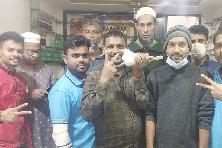 টানা ১০ ঘণ্টা উড়ল রেজাউলের পায়রা