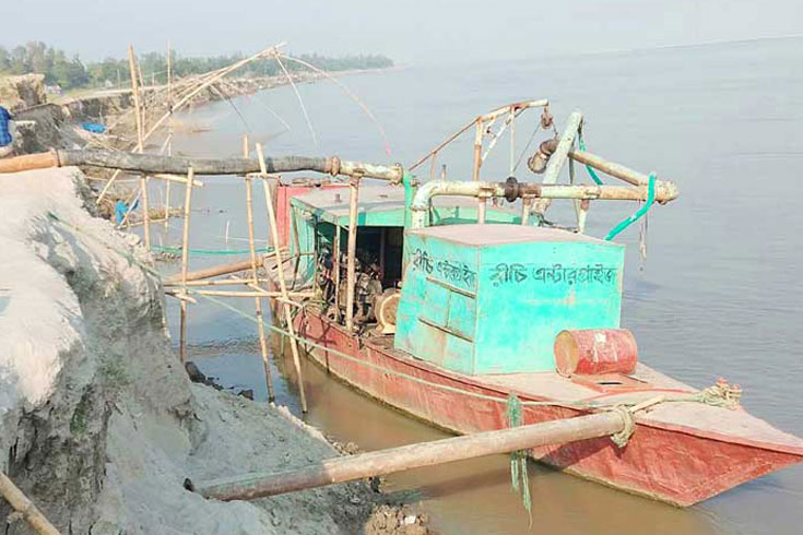শাহজাদপুরে-যমুনায়-আবার-ড্রেজার-দিয়ে-বালু-লুট