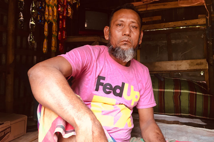 ভাড়াটে তাড়িয়ে আসবাব বিক্রি, কাপড়ে আগুন