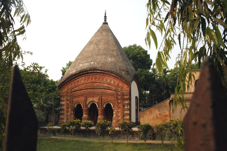 পুঠিয়া-রাজবাড়িতে-একদিন