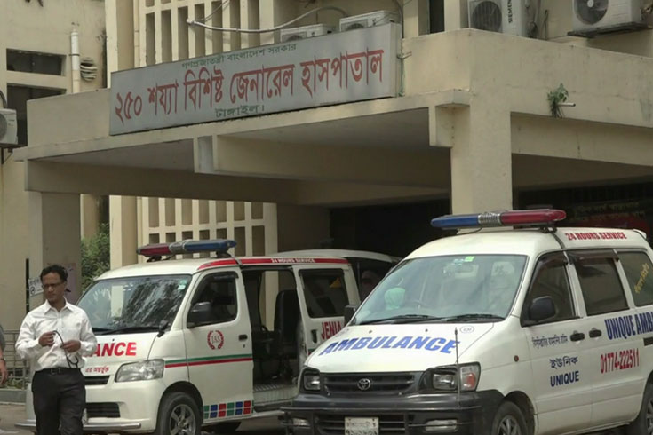 অটোকে-বাসের-ধাক্কা-চালক-নিহত