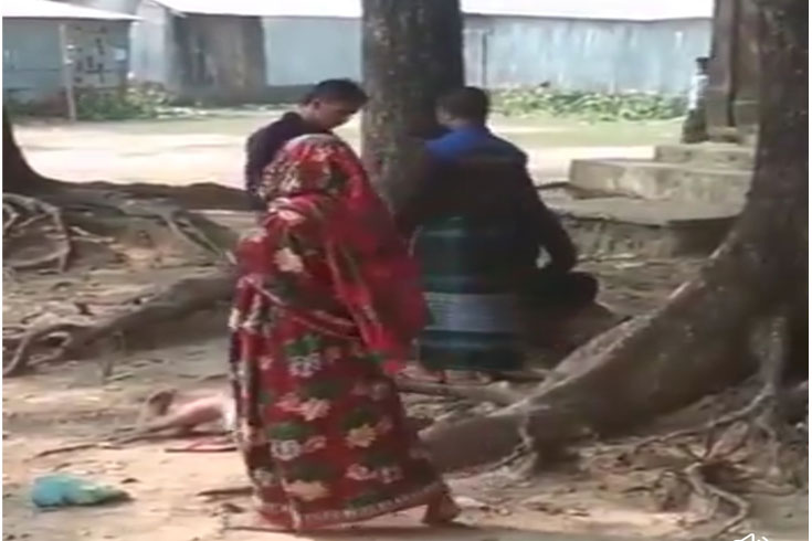 দফতরিকে-গাছে-বেঁধে-নির্যাতনের-ভিডিও