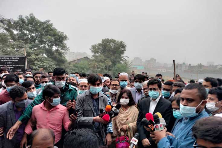 দখলদারদের বর্জ্যের সঙ্গে তুলনা তাপসের