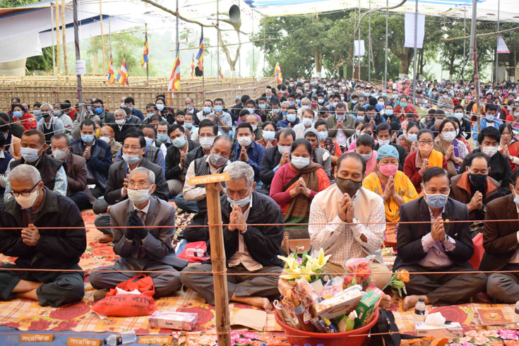 নানিয়ারচরে মহাসংঘদান: বিশ্ব শান্তি ও মঙ্গল প্রার্থনা