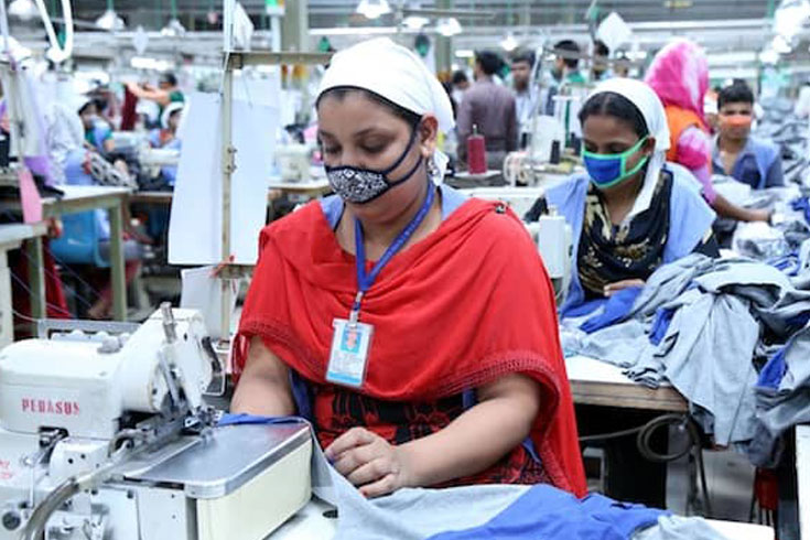 পোশাকে-আরও-প্রণোদনার-ইঙ্গিত-বাণিজ্যমন্ত্রীর