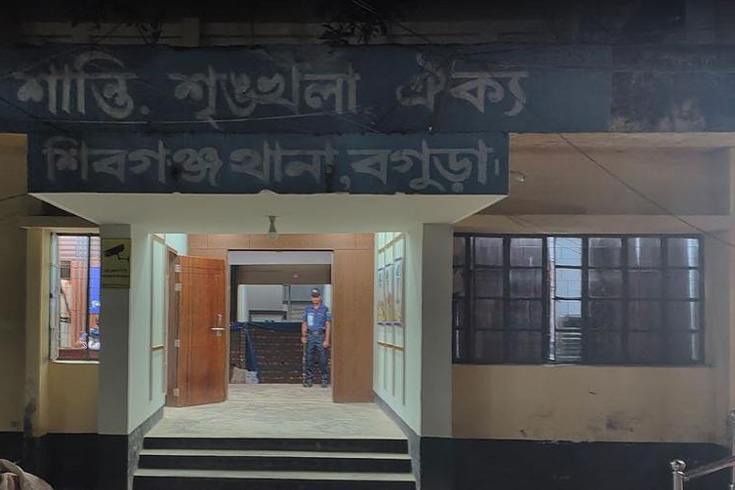 ধর্ষণের মামলা না নেয়ায় ওসির বিরুদ্ধে মামলা