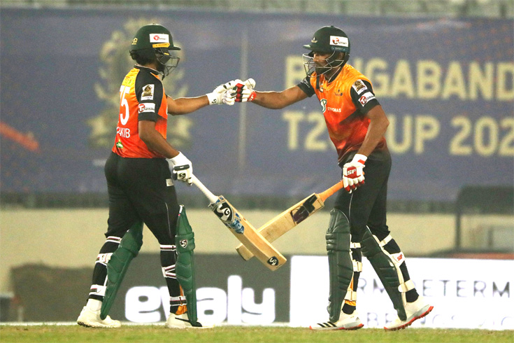 প্রথম-কোয়ালিফায়ারে-চট্টগ্রামের-বিপক্ষে-২১০-রানের-পাহাড়ে-খুলনা