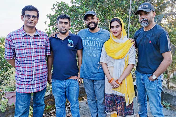 পাতালঘর: সম্পর্ক যেখানে ঠুনকো