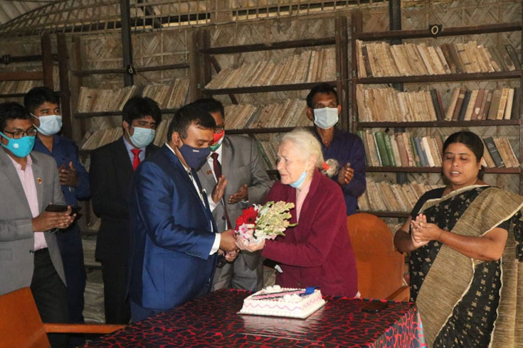 বন্ধু লুসিকে ভোলেনি বাংলাদেশ