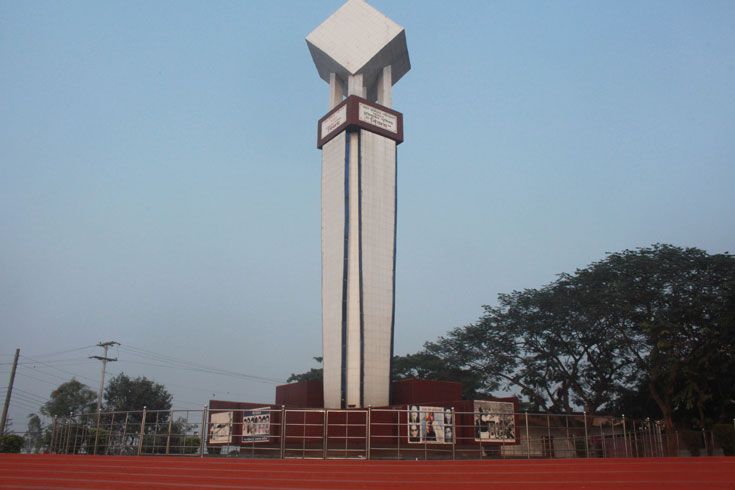 ১৮ ডিসেম্বর নওগাঁয় ওড়ে বিজয়ের পতাকা