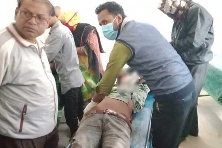 সরকারি গাড়ির চাপায় সাংবাদিক নিহত