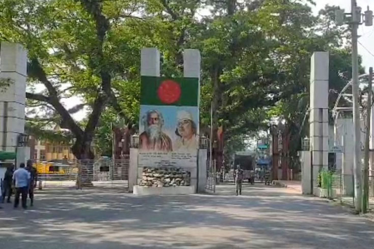 পেট্রাপোলে-আন্দোলনে-কাজ-বন্ধ-বেনাপোলে
