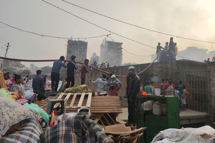 ৫৫-ঘর-পুড়িয়ে-থামল-খিচুড়ি-পট্টির-আগুন