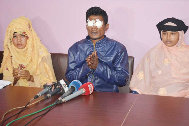 চাবি দিয়ে খুঁচিয়ে উৎপাটনের চেষ্টায় নষ্ট চোখ