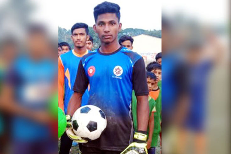 চা বিক্রেতা থেকে ‘সেরা’ গোলকিপার