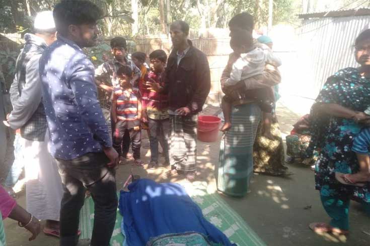 ঘন-কুয়াশায়-অটোরিকশা-খাদে-প্রাণ-গেল-চালকের