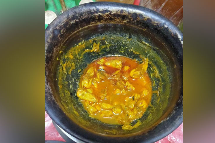 পটকা-মাছ-খেয়ে-শাশুড়ি-ও-পুত্রবধূর-মৃত্যু