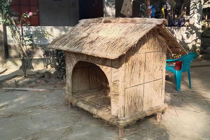 শিশু যিশুর জন্য বাড়িতে বাড়িতে গোশালা