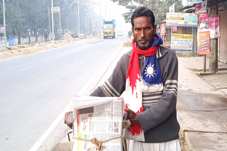 কমিশনার হওয়ার স্বপ্ন দেখছেন হকার আবু মিয়া