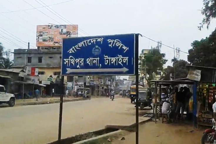 ট্রাক থেকে পড়ে প্রাণ গেল দাদা-নাতির