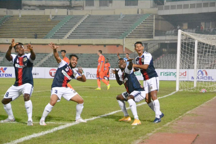ব্রাদার্সকে-উড়িয়ে-কোয়ার্টারে-এক-পা-সাইফের