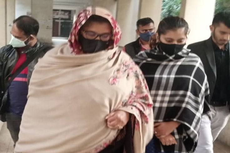 আত্মসমর্পণের-পর-পাপুলের-স্ত্রী-কন্যার-জামিন