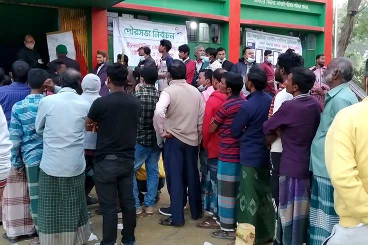 ব্যাপক-উপস্থিতি-ভোট-হলো-চারটার-পরও-