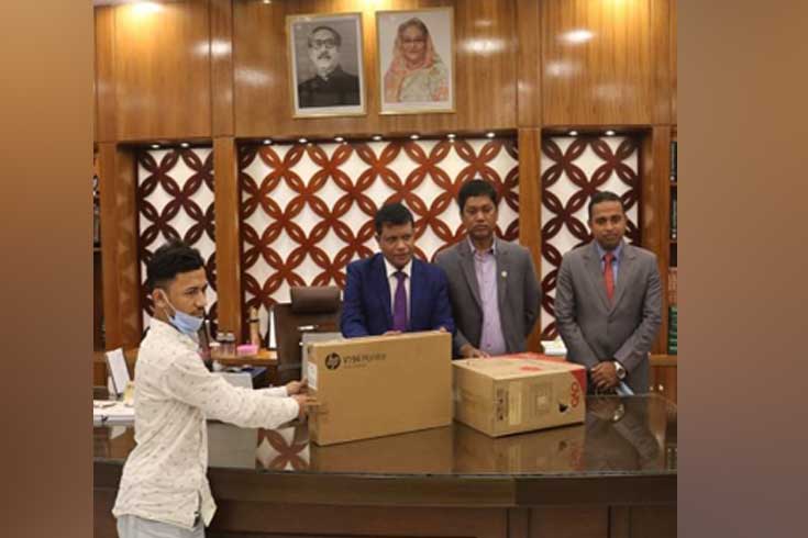 প্রধানমন্ত্রীকে-এসএমএস-করে-মিলল-সাধের-কম্পিউটার