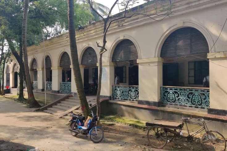স্বামীর লিঙ্গ কেটে পলায়ন