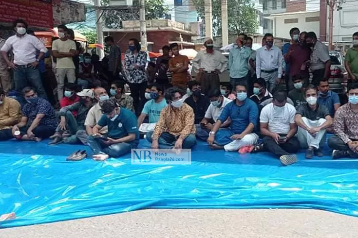 জনকণ্ঠ-ভবনে-তালা-চাকরিচ্যুতরা-ফের-রাস্তায়