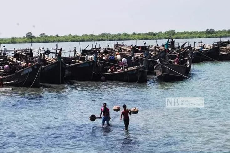 বালু উত্তোলনের সময় উঠে এলো গুলি