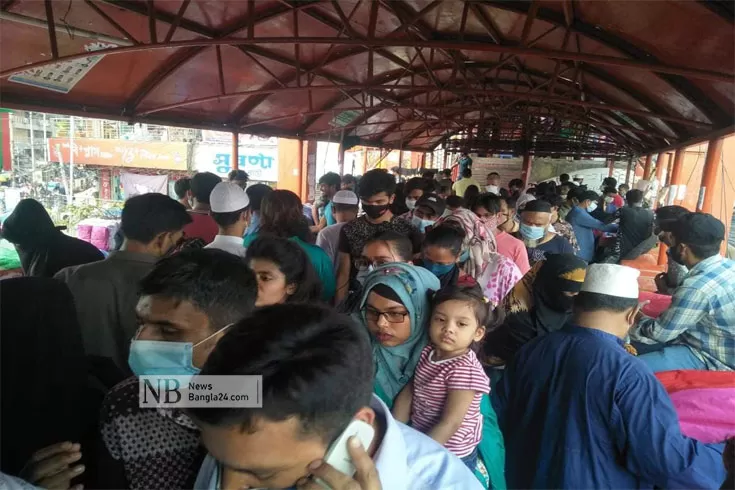 -বিপণিবিতানে-চাঁদরাতের-কেনাকাটার-ধুম