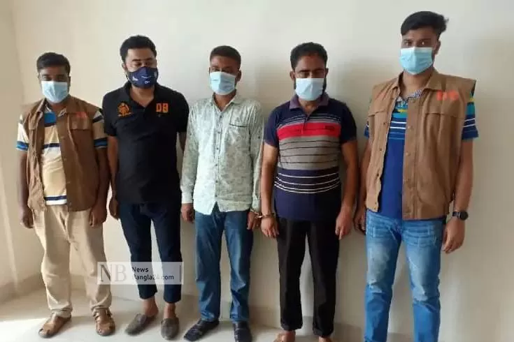 আসল-গোয়েন্দাদের-জালে-নকল-গোয়েন্দা