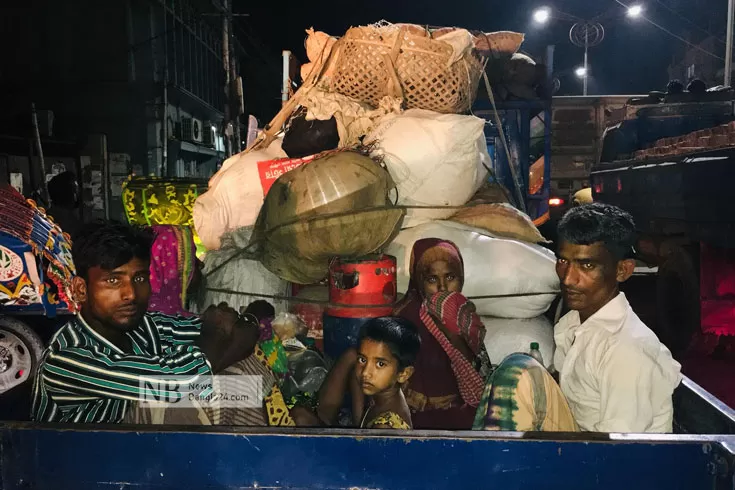 ঢাকা ছাড়তে তাদের ভরসা ট্রাক