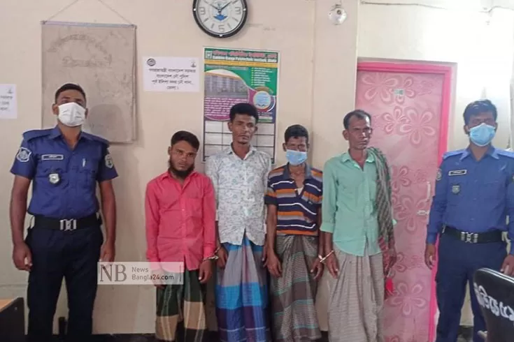 ঢাকা-থেকে-ট্রলারে-ভোলা-৪-জনের-জরিমানা