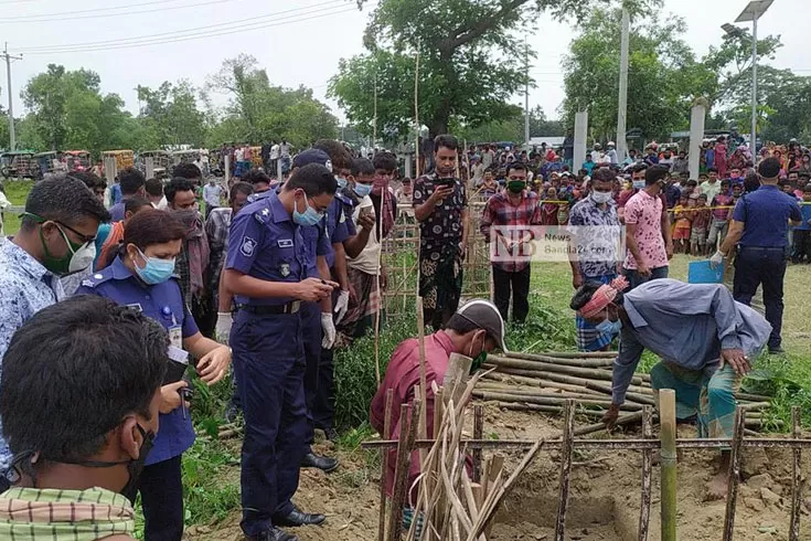 দাফনের ৩ মাস পর তোলা হলো নারীর মরদেহ