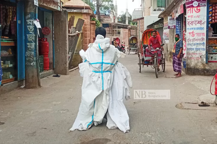 করোনা-ইউনিটের-পিপিই-মানসিক-ভারসাম্যহীন-ব্যক্তির-হাতে-ঝুঁকি