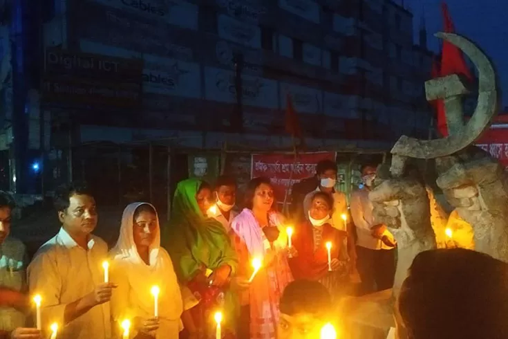 মোমবাতি-জ্বালিয়ে-রানা-প্লাজায়-নিহতদের-স্মরণ