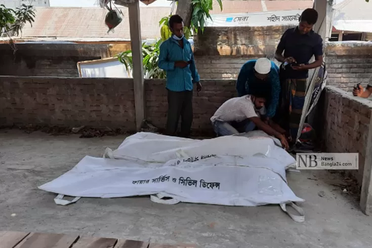 লরি-কাভার্ডভ্যান-ট্রাকের-ত্রিমুখী-সংঘর্ষে-প্রাণহানি