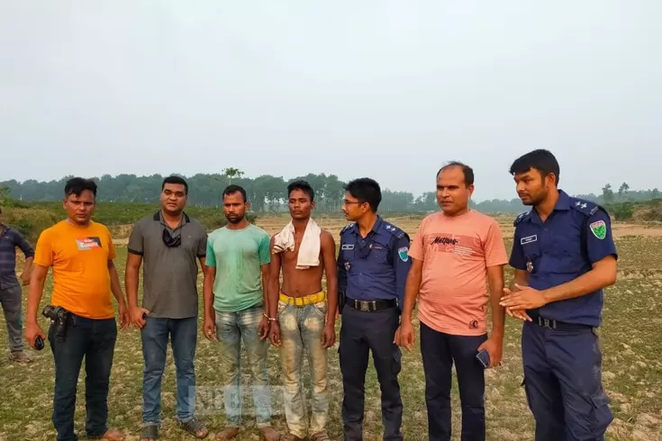 চা-শ্রমিককে-কুপিয়ে-হত্যায়-চাচাতো-ভাইসহ-গ্রেপ্তার-৩