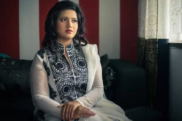 সুখবর-দিলেন-ন্যান্সি