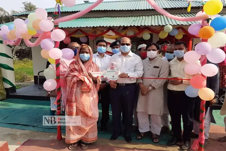 মুজিব-বর্ষে-পাকা-ঘর-পেল-দুইটি-পরিবার