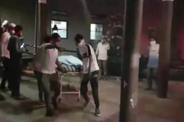 গুজরাটে-হাসপাতালে-আগুন-করোনা-রোগীসহ-১৮-মৃত্যু