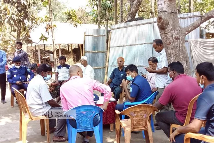 গ্রামে-বার-বার-আগুন-কারণ-খুঁজতে-আটক-১২