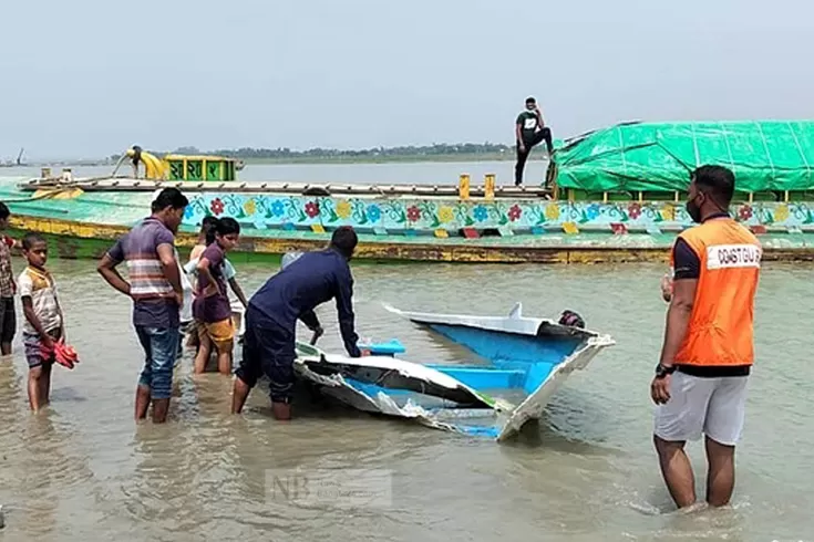 লকডাউন-এড়াতে-চরে-যাত্রী-নামাতে-যাচ্ছিল-স্পিডবোটটি